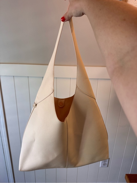 Universal Thread Handbags - Universal Thread Cream Pebbled Shoulder Bag